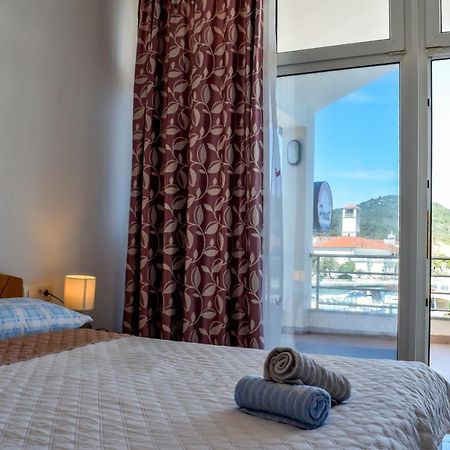 Galeb Apartment Veli Iz Exterior photo